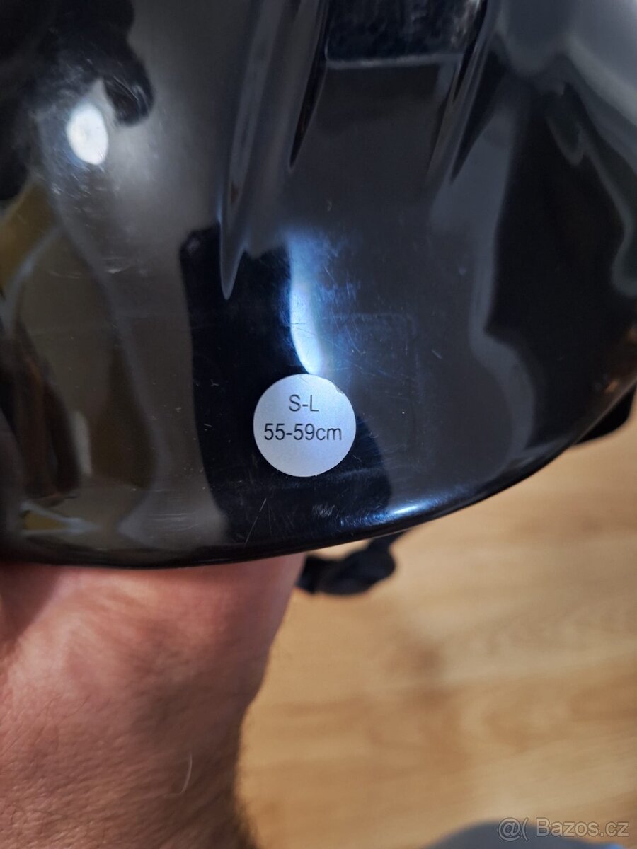 Dětská černá lyžařská helma Uvex S-L 55-59 - 2