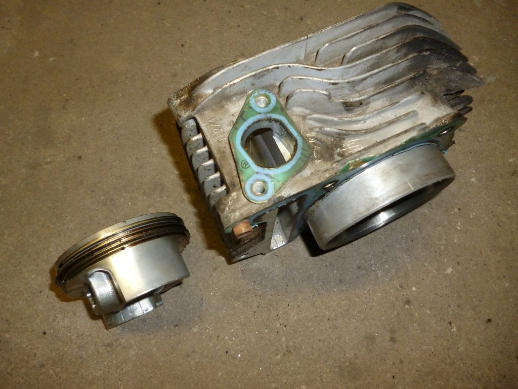 Piaggio Liberty 200. Válec + píst. rok 2006 - 2