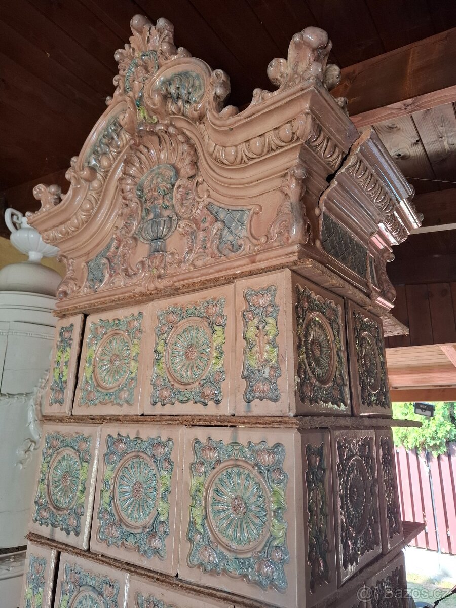 Kachlová kamna starozitná, barevná - 2