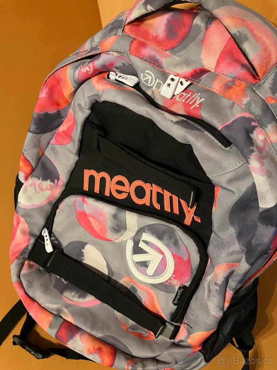 Dívčí batoh MEATFLY 22 litrů - 2