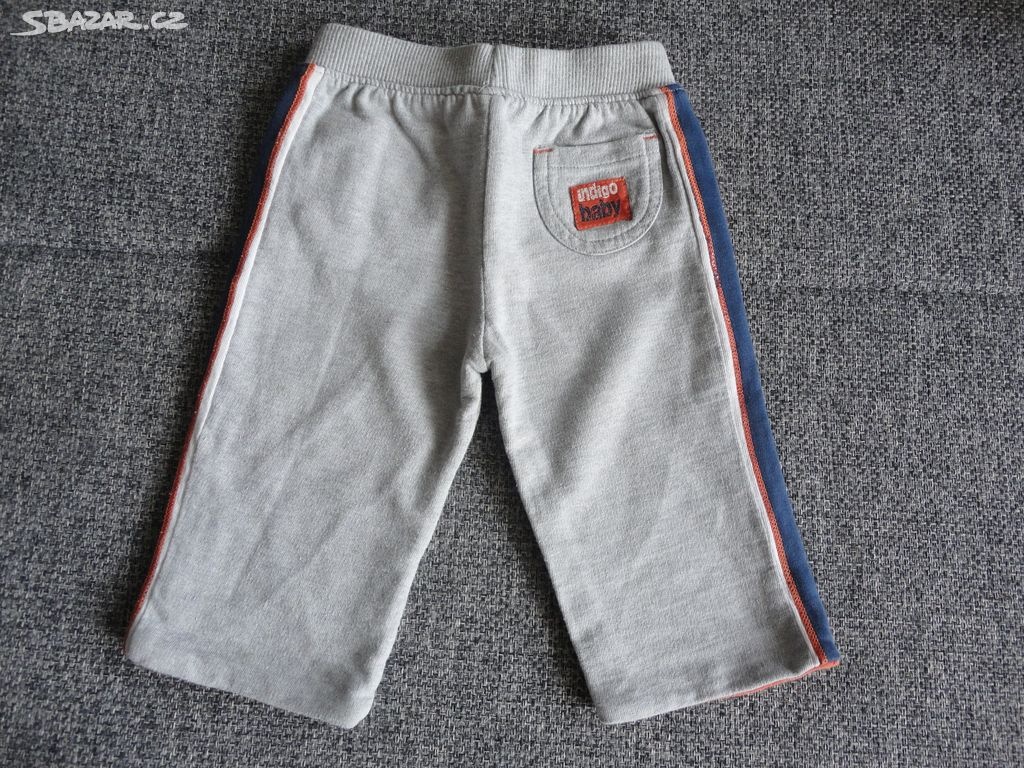 Šedé tepláčky, zn. M&S, vel. 3-6M - délka - 2