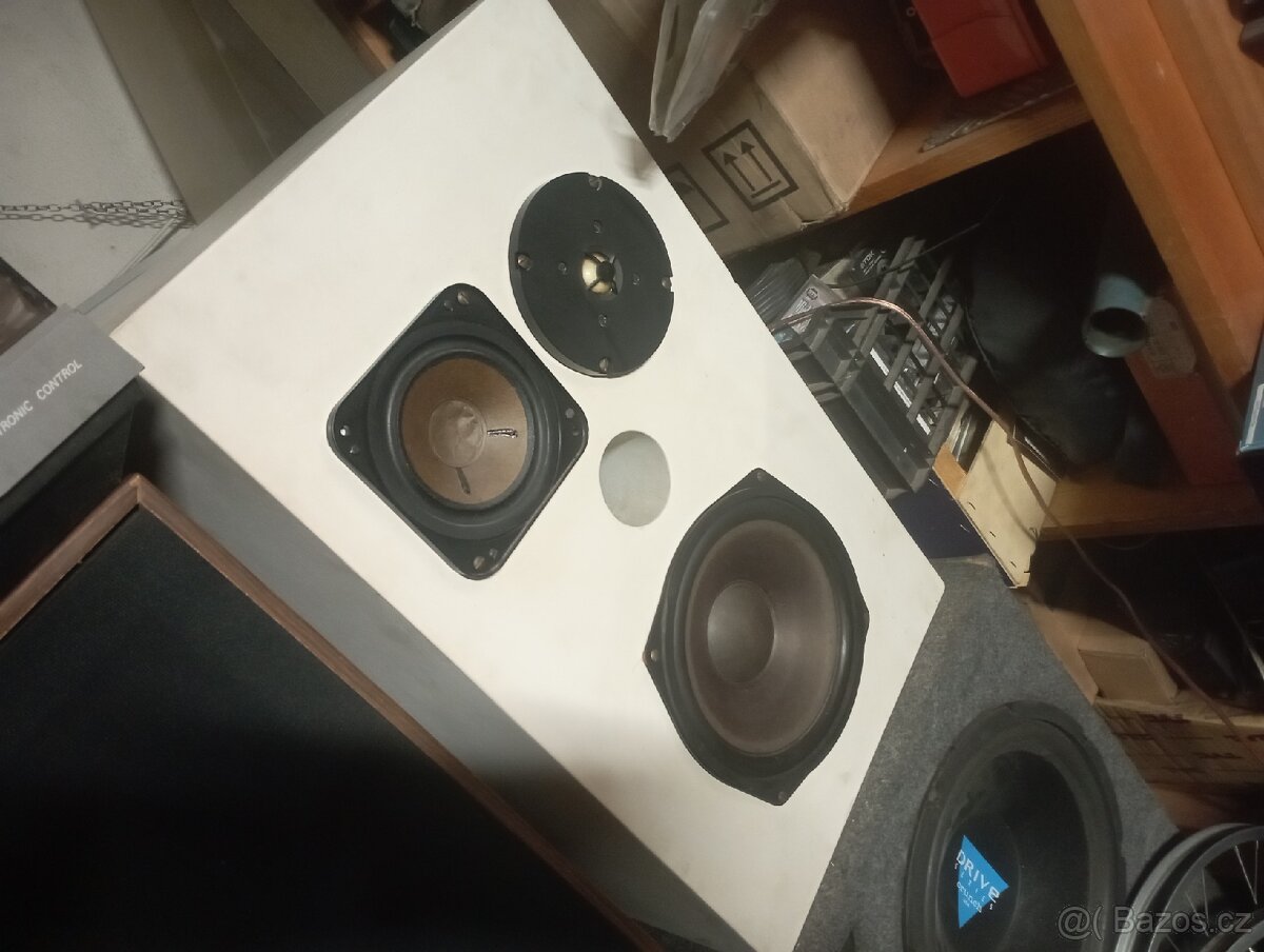 Tesla repro bedny (stavba) - 2