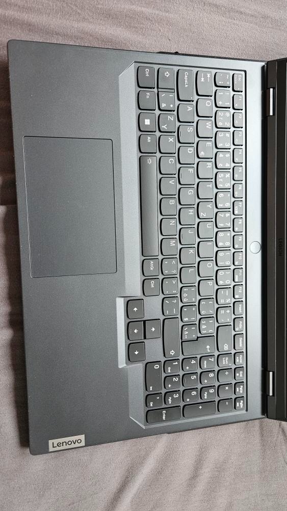Herní notebook Lenovo Legion Pro 5 16IRX8 – Onyx Grey (kovov - 2