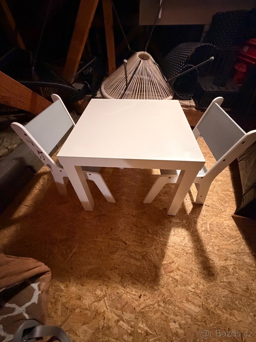 Dětský stůl s židličkami - 2