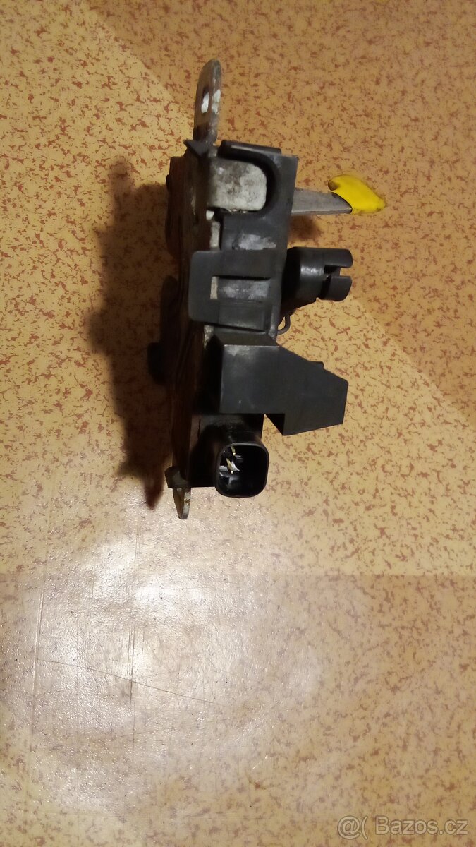 zámek kapoty Ford Galaxy 2 / S-max - 2