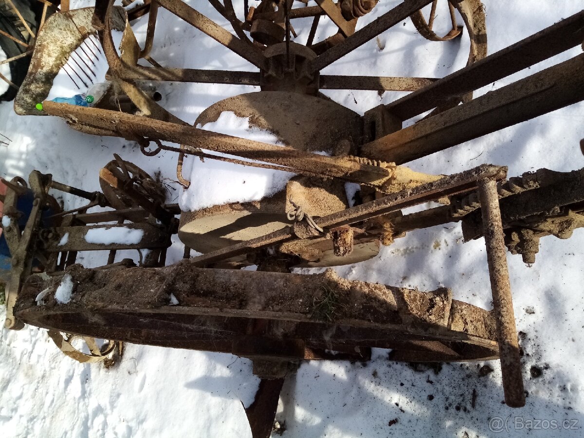 Vyoravac brambor Cert za kone - 2