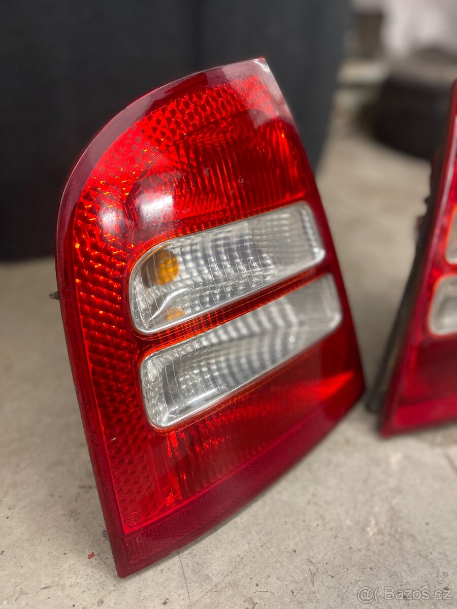 Světla Octavia 1 - 2