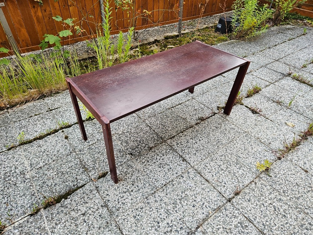 Dřevěný konferenční stolek - 2