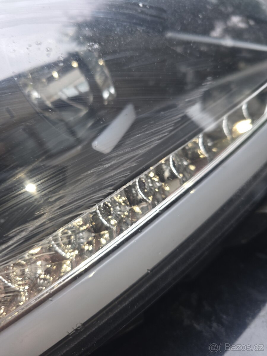 Vw Touran predni svetla led - 2