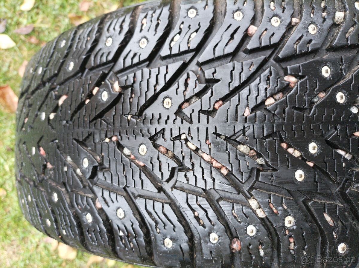 Zimní pneumatiky s hroty Bridgestone 225/60/16 - 2
