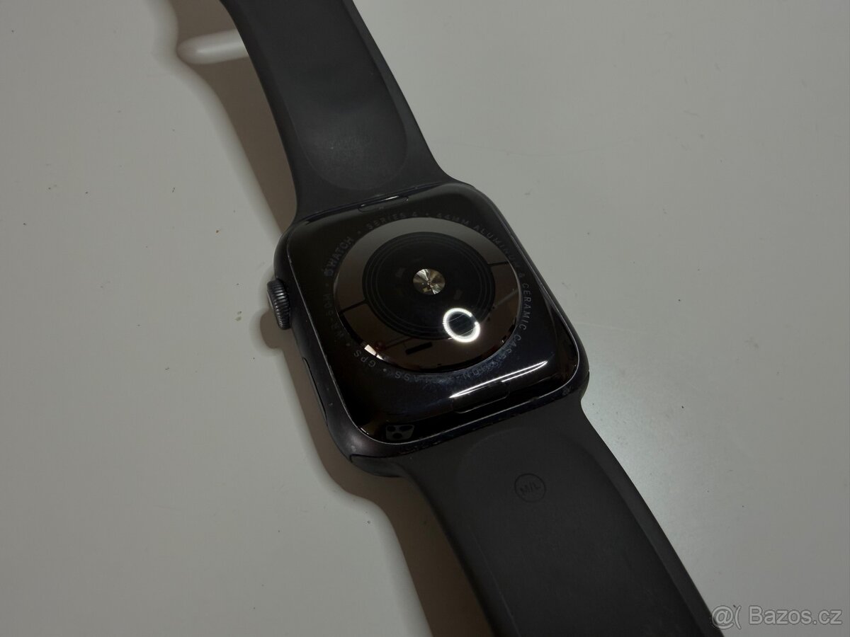 Apple Watch 4 44mm GPS - 2
