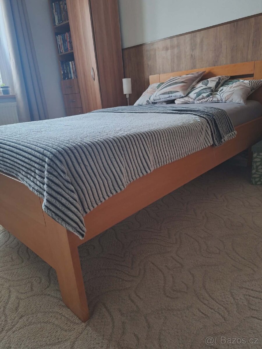 Prodej postele s roštem i matrací - 2