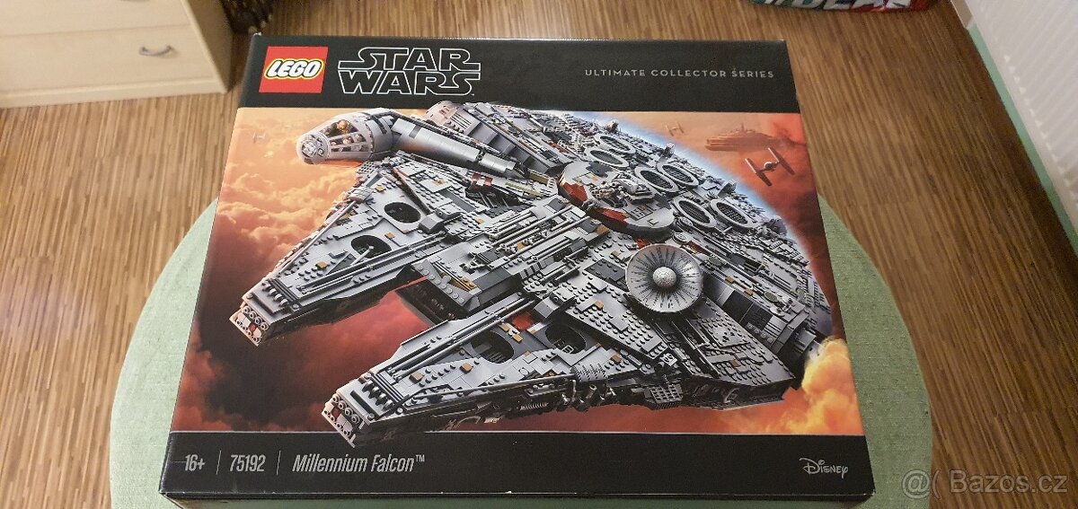 LEGO® Star Wars™ 75192 Millennium Falcon - 2