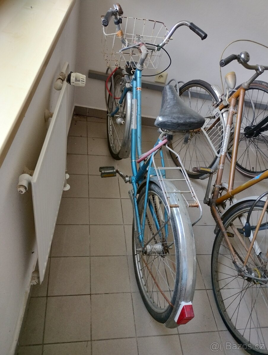 Prodám staré dámské jízdní kolo - 2