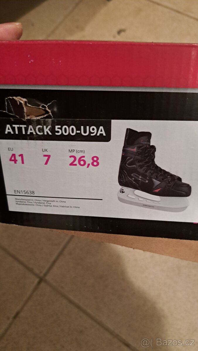 Prodám pánské lední brusle Attack 500 - U9 CROWNED - 2