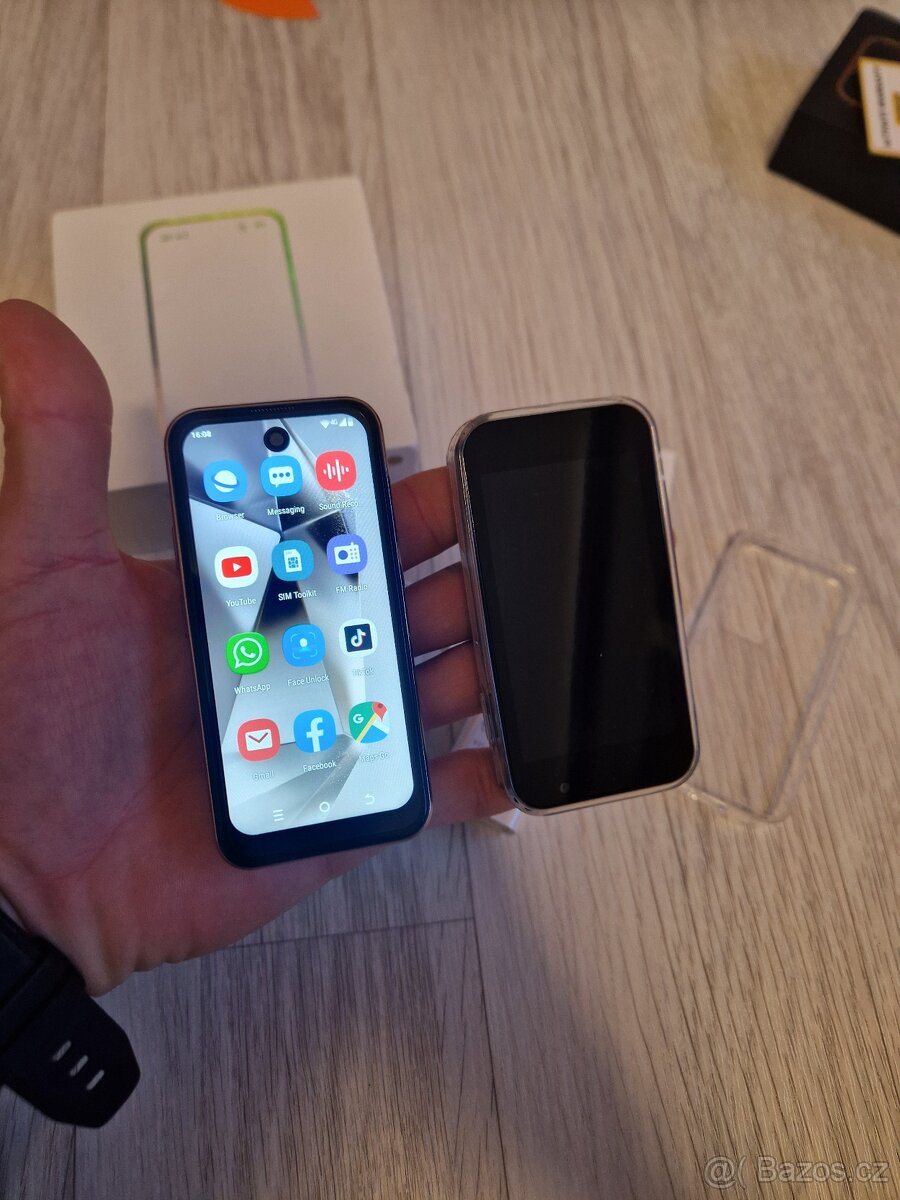 Mini mobilní telefony - 2