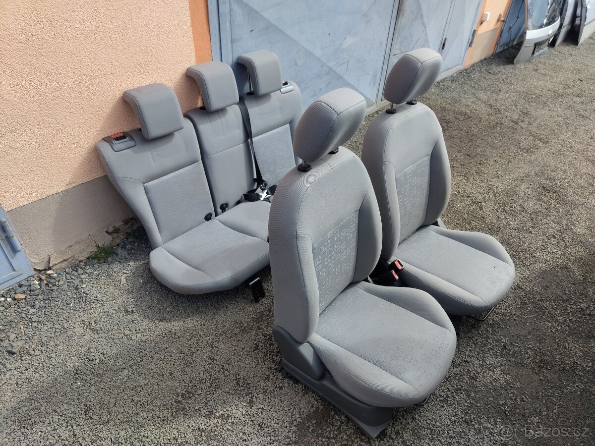 Sedačky Fiesta V - pětidveřová verze - 2