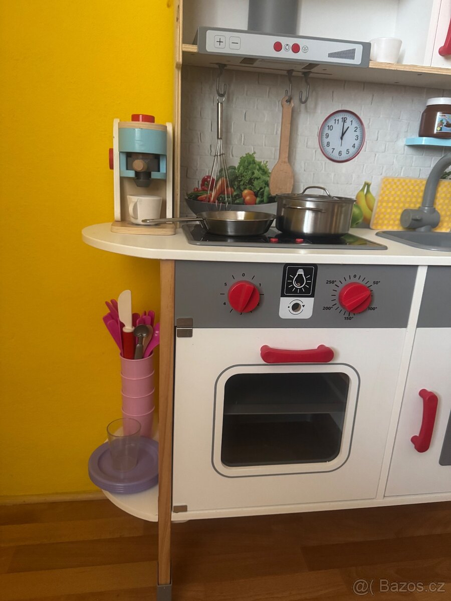 Dřevěná kuchyňka s příslušenstvím - 2