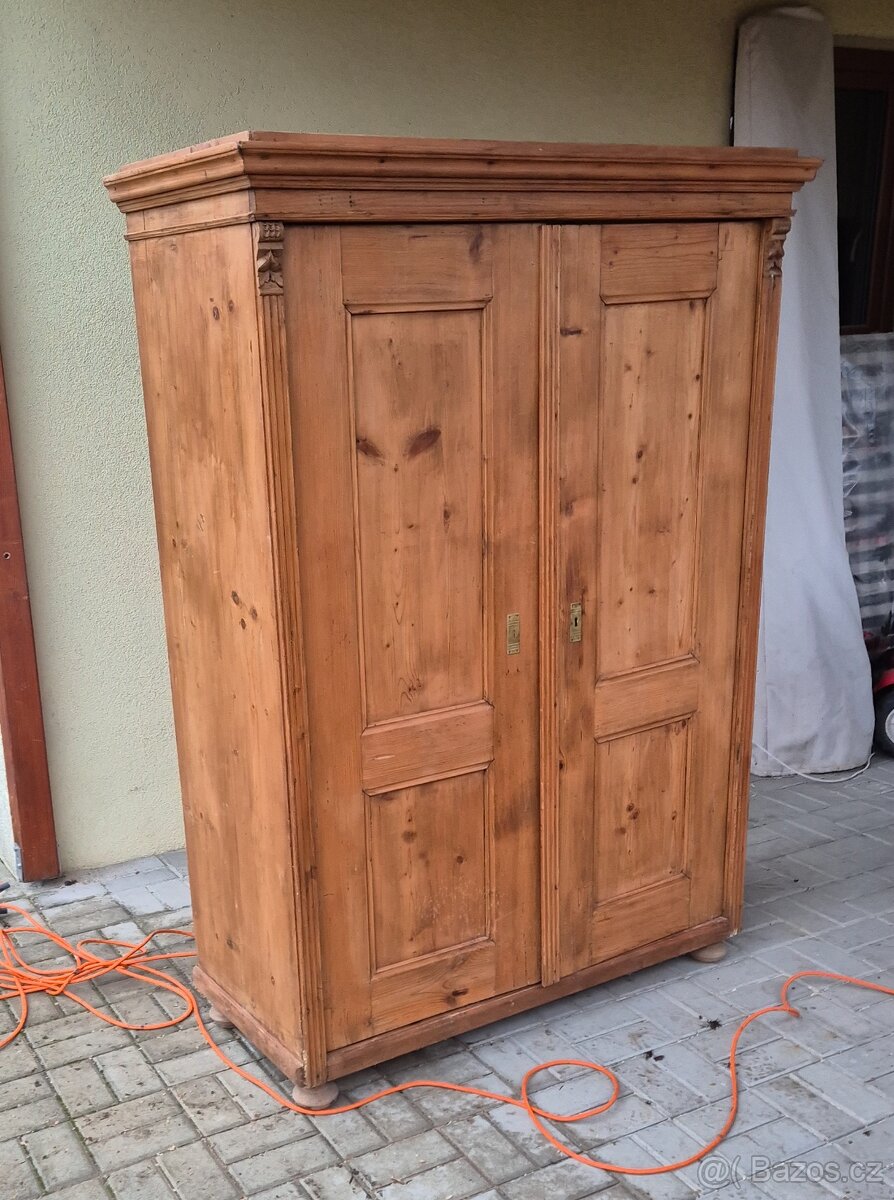 Starožitná masivní dřevěná selská šatní skříň venkov chalupa - 2