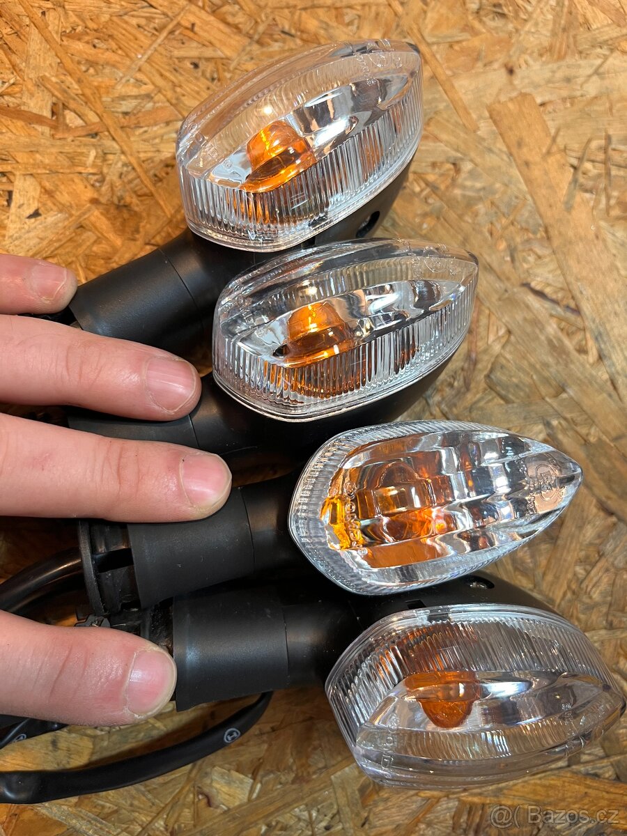 Sada blinkrů na Yamaha R1 RN22 09-14 - 2