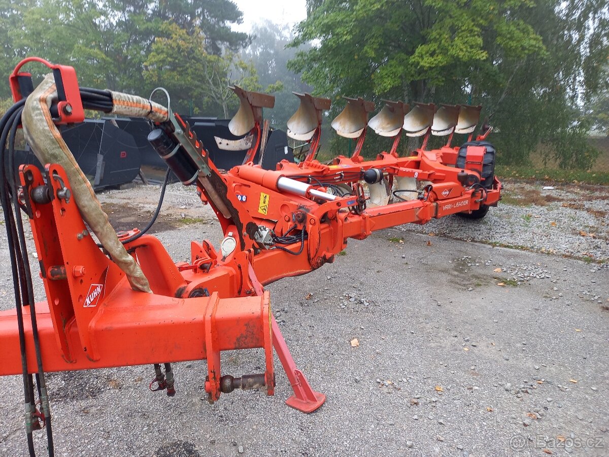 Polonesený pluh KUHN - 2