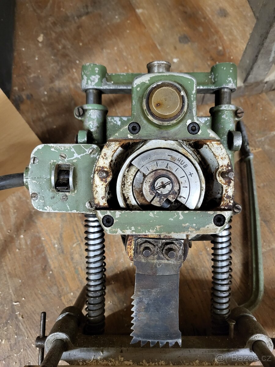 Dlabačka na zasekávací panty - 2