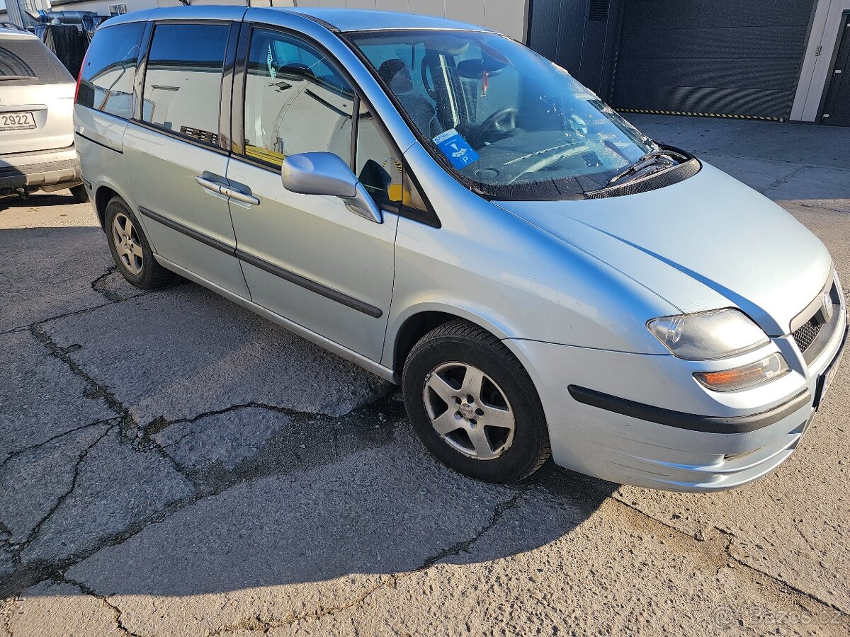 Fiat Ulysse 2.2 nafta 94 kw r.v. 2003 7 míst - 2