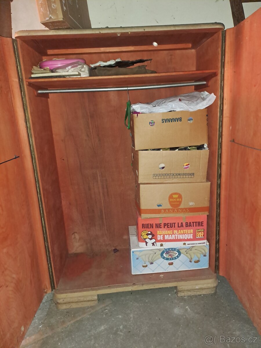 HISTORICKÁ SKŘÍŇ - 2