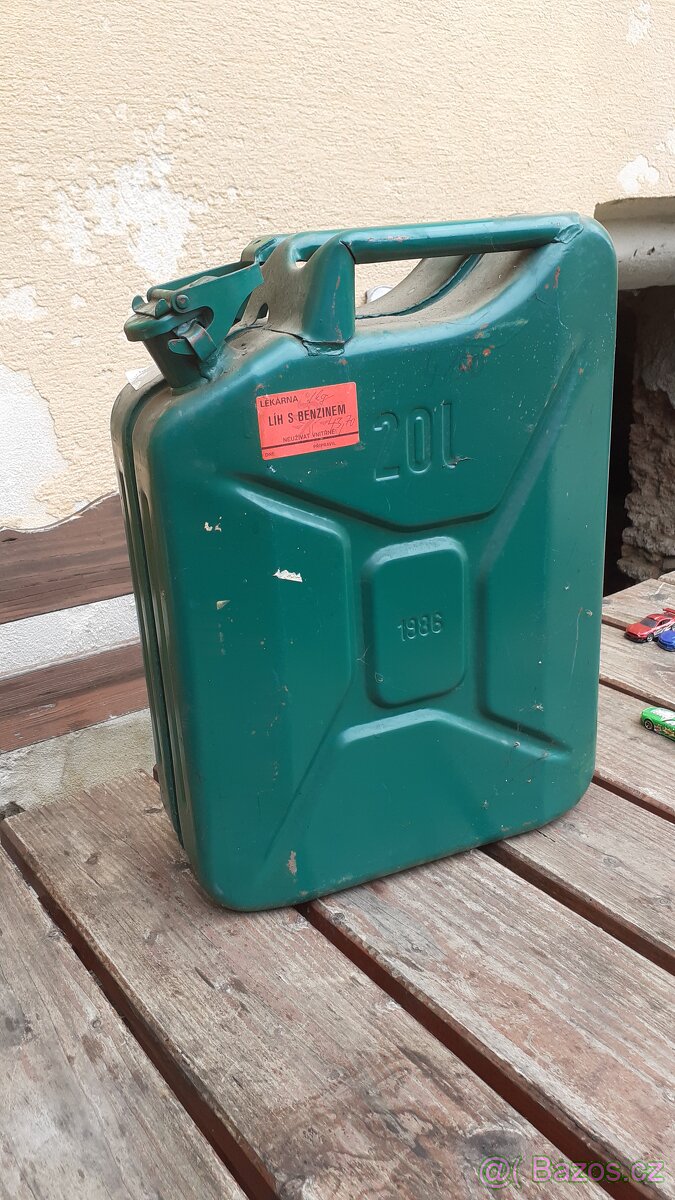 Plechovy kanystr - 2
