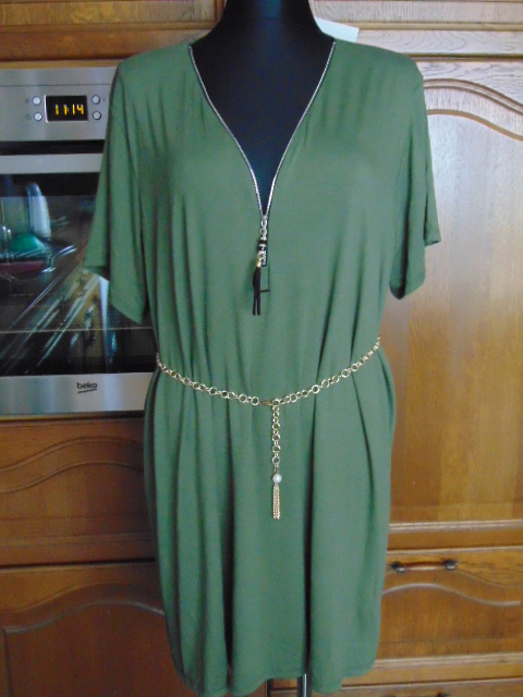 Khaki šaty s možností hloubky výstřihu - 2