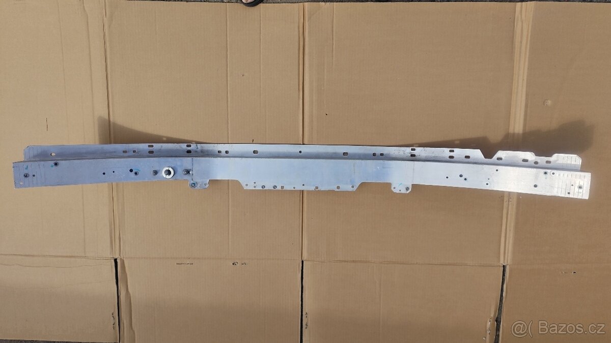 MERCEDES GLC x253 c253 VÝZTUHA NÁRAZNÍKU - 2