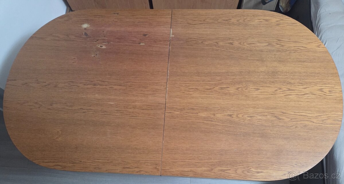 Prodám jídelní stůl - 2
