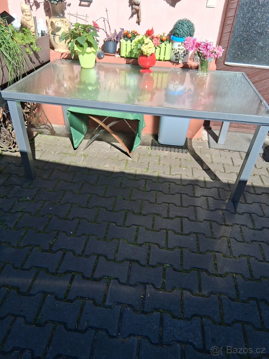 Venkovni stůl kov sklo - 2