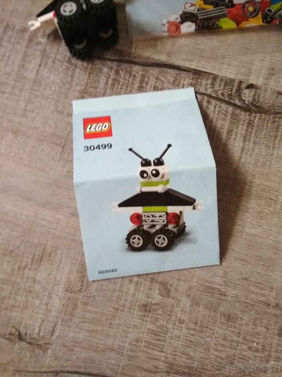 Lego 30499 robot - 2