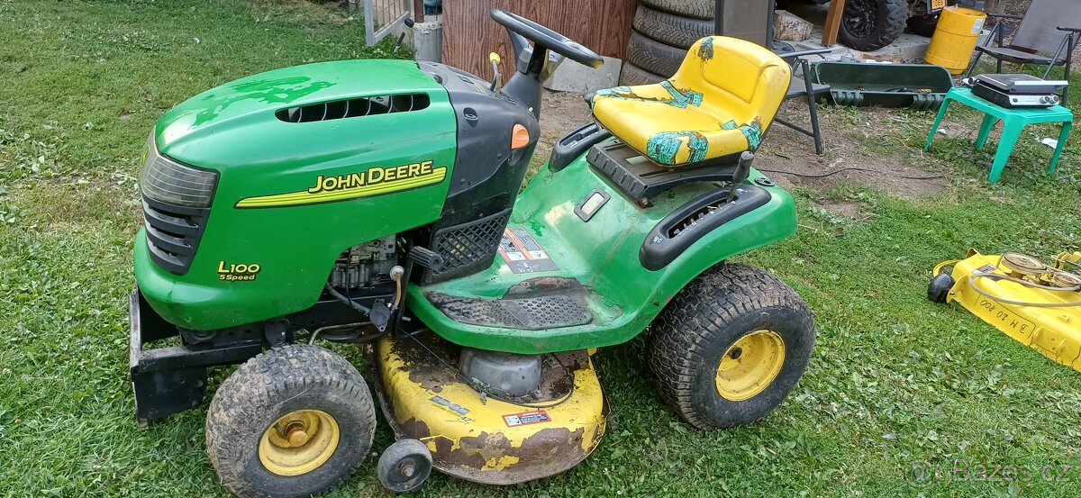 John Deere L100 - 2