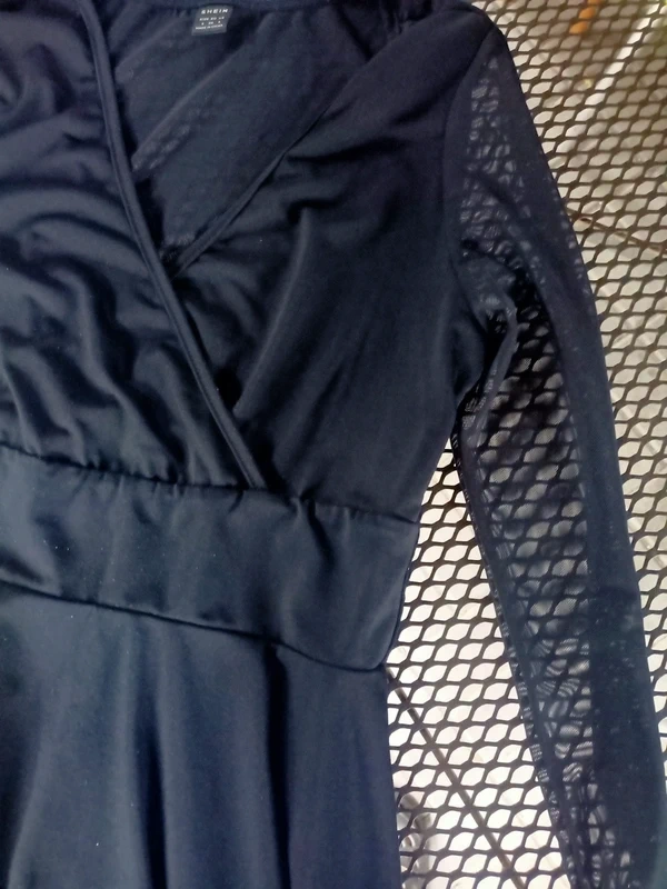 Moc pěkné, černé šaty vel. 34. zn. Shein. - 2