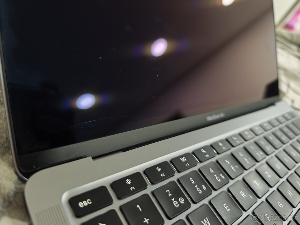 Prodam Apple Macbook Air 13" 2020 - 2