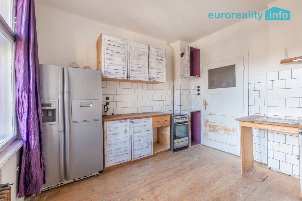 Prodej, rodinný dům s možností tří bytových jednotek, Jablon - 2