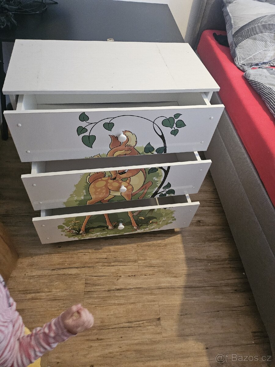 Dětská komoda, postel a matrace - 2