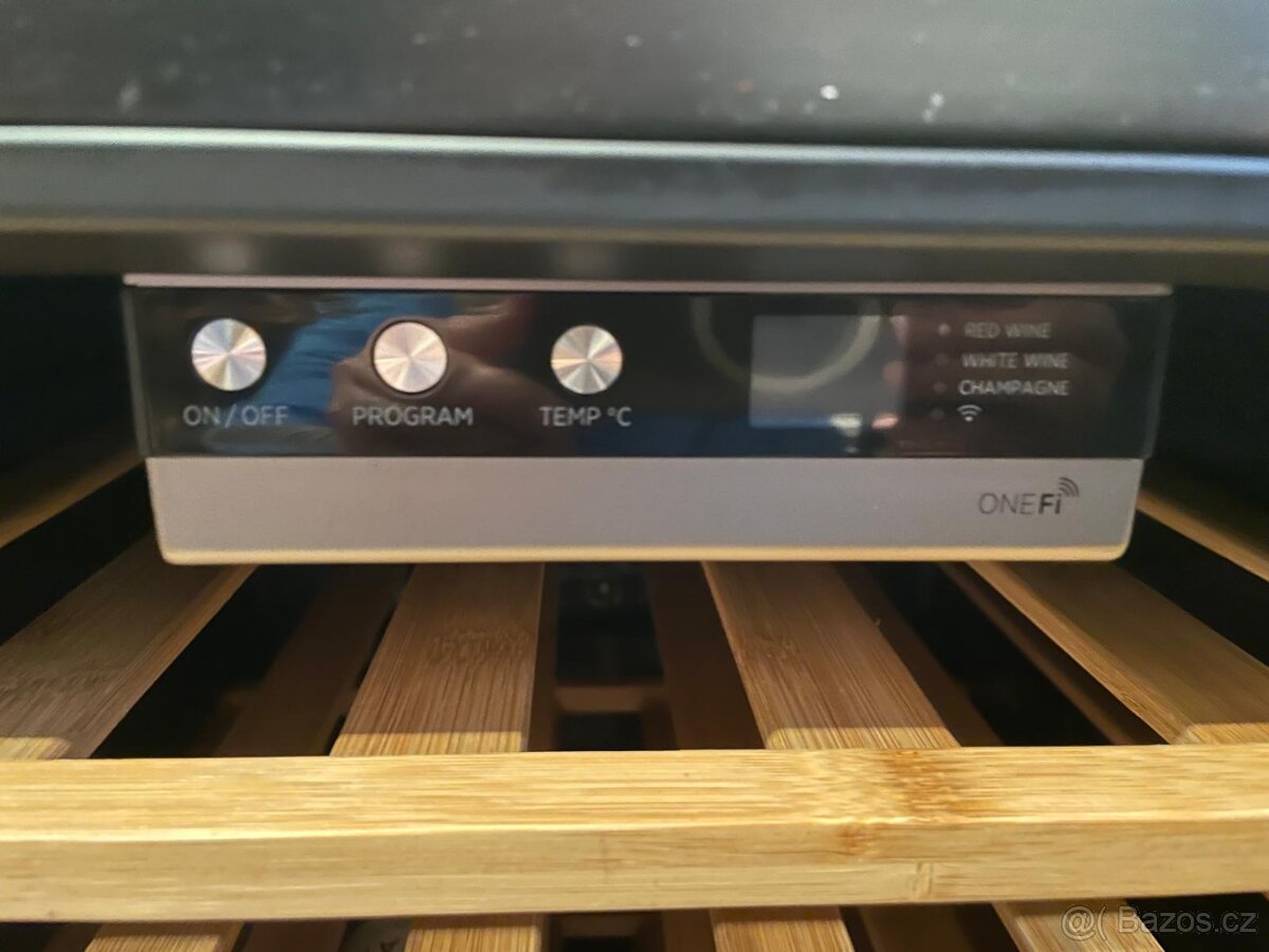 Vinotéka HOOVER HWX 125EELW/N - 2