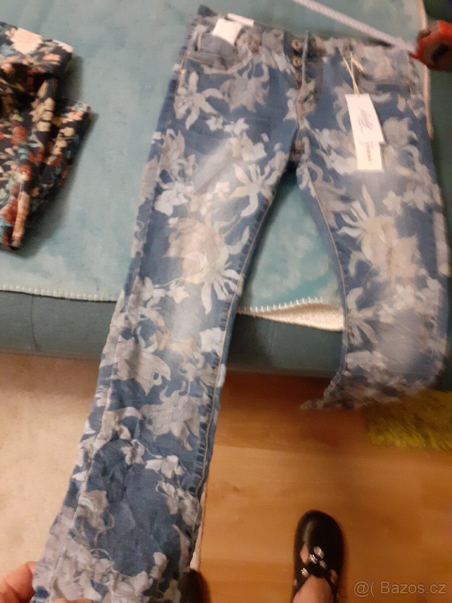 Lehké jarní rifle,80%coton,17%polyester,3%elastan - 2