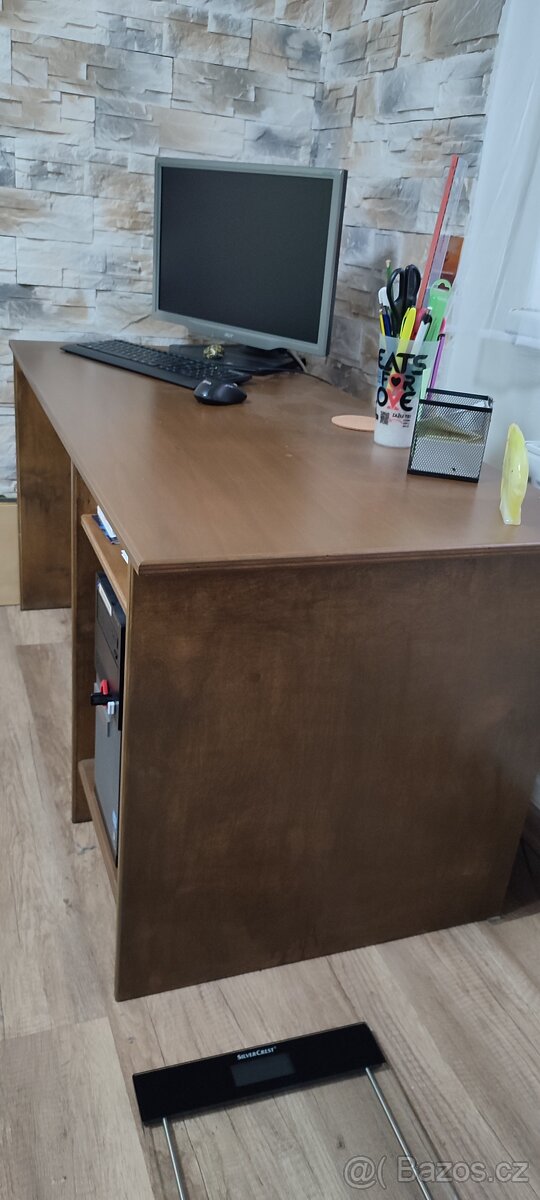 PC stůl s velkou pracovní plochou - 2