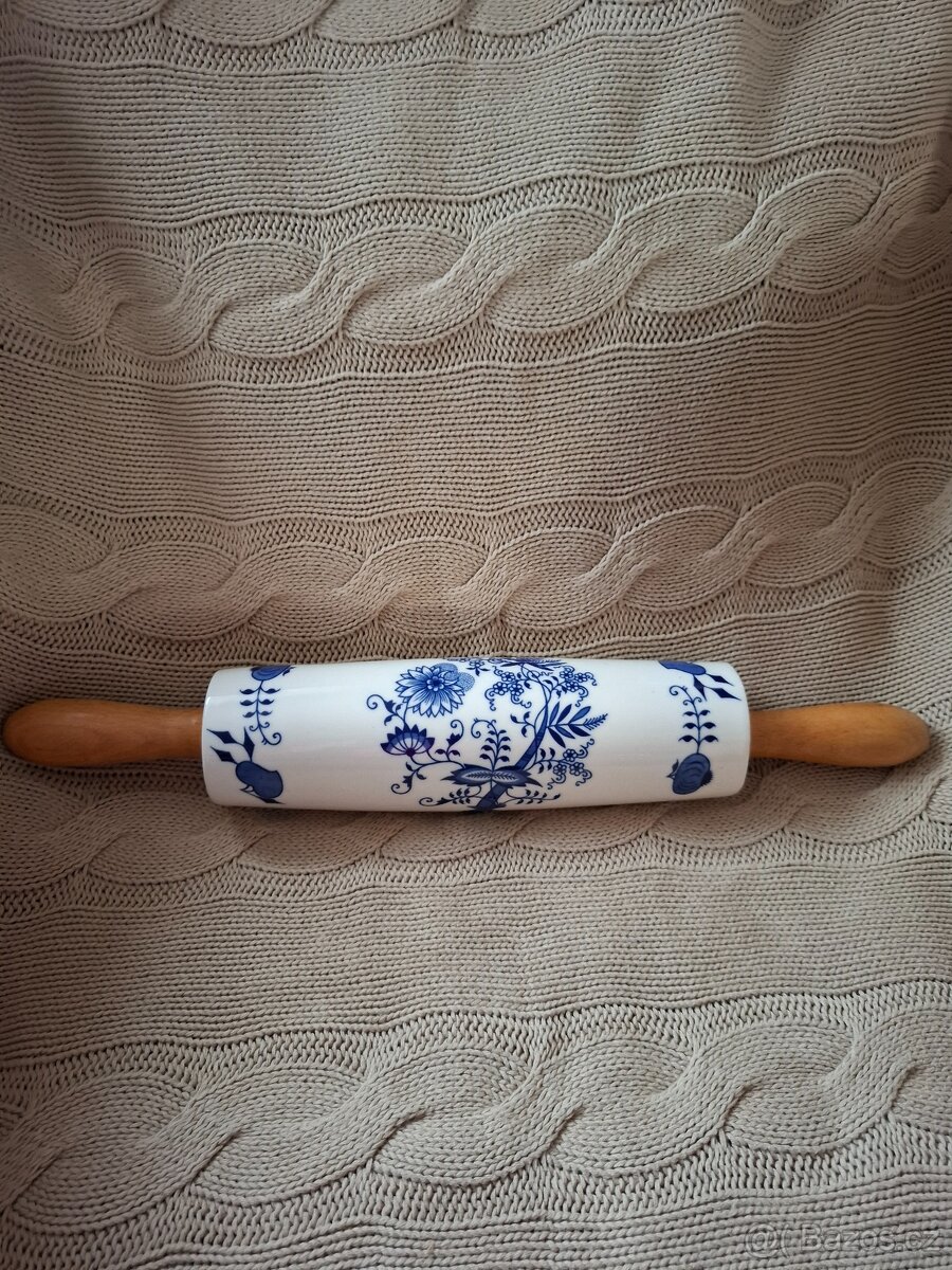 Cibulák, prkénko, struhadlo, váleček, - 2