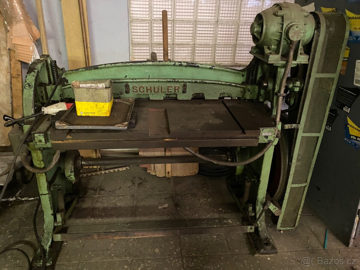 TABULOVÉ NŮŽKY NA PLECH SHULER - 2