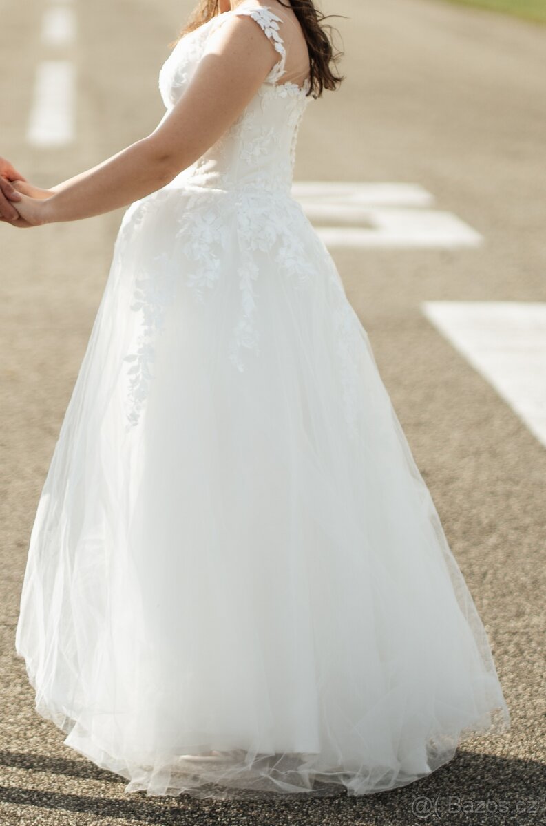 Svatební šaty 36-42 - 2