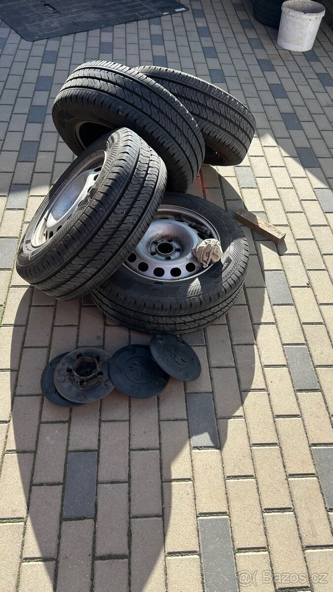 Letní sada 215/65/16c - 2