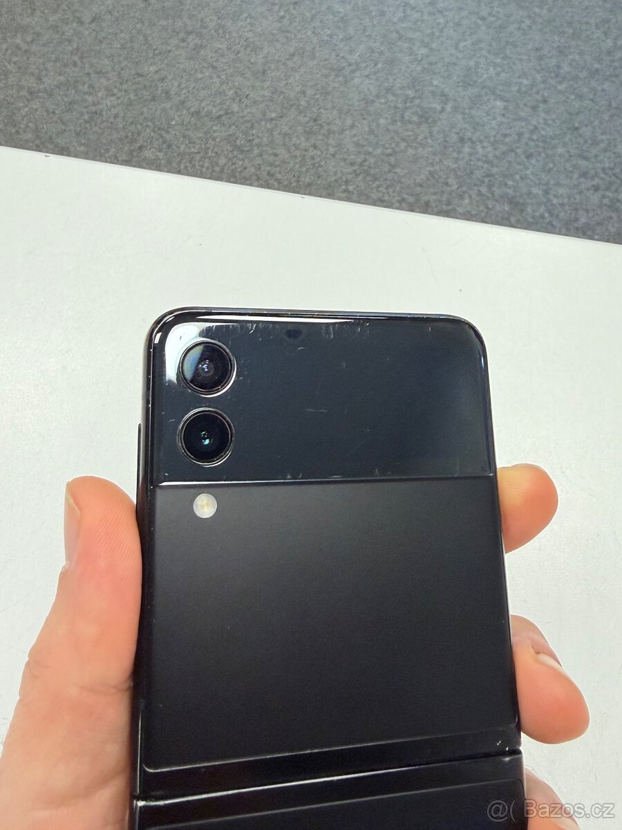 Samsung galaxy z flip3 - 2