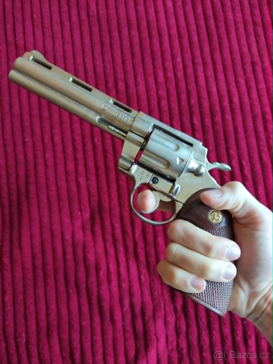 Replika revolveru Colt Python 357 Magnum - 2