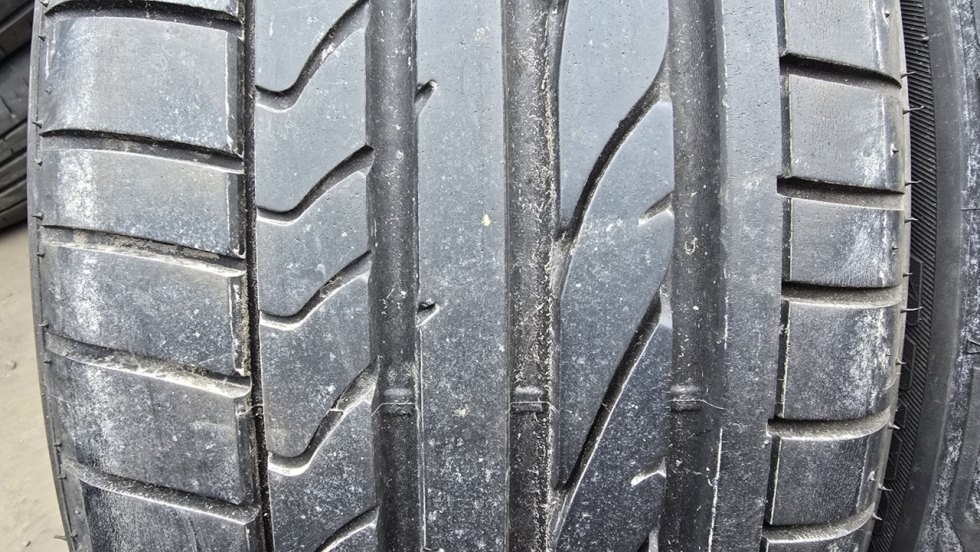 Letní pneu 215/40/17 Bridgestone - 2