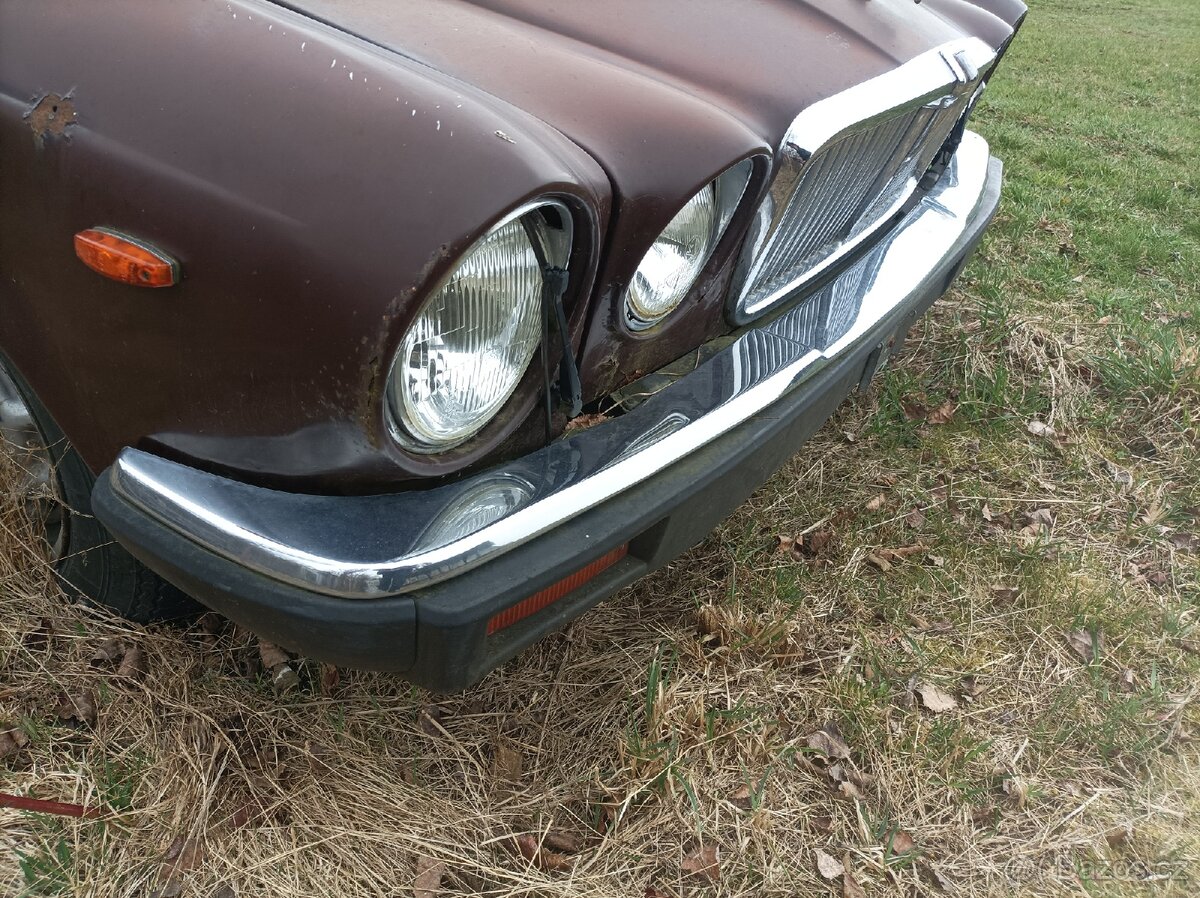 Chrom, exteriér a interiér Jaguar XJ6 - 2